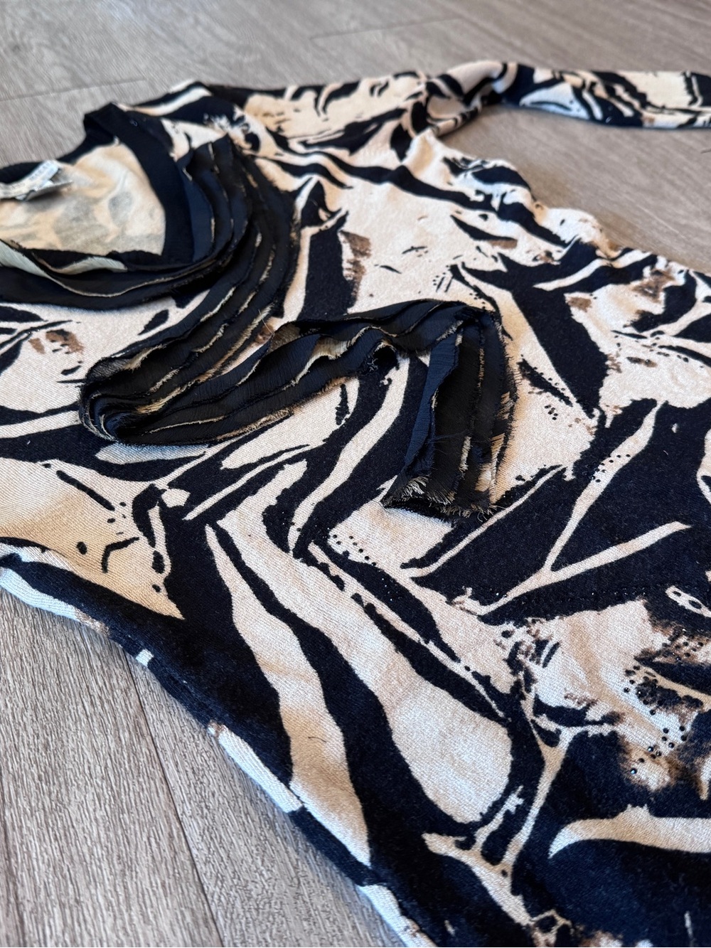 Alberto Makali Black, Brown, and Cream Ruffled Blouse - Picture 3 of 9